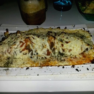 Lengua en salsa Napolitana