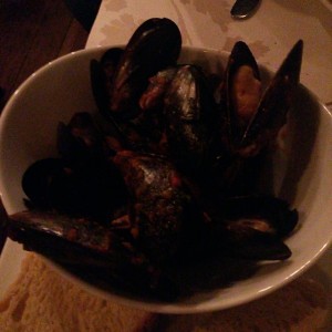 mejillones al vino con tomate