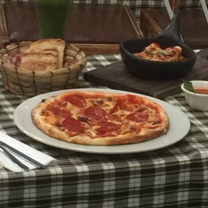 Pizza con peperoni