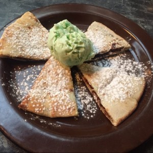 Pan de nutella con helado de Hendricks