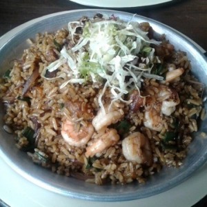 Arroz con platano maduro y camarones ( o arroz con cebolla) 