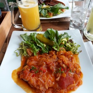 filete de pescado encebollado