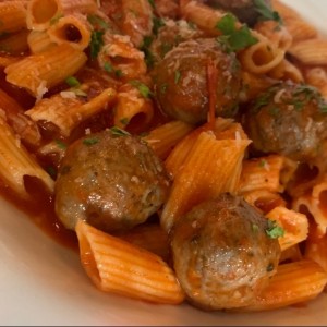 penne con albongigas