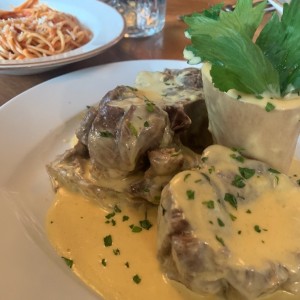 osobuco de res con salsa de mostaza dijon