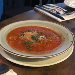 sopa de albondigas 