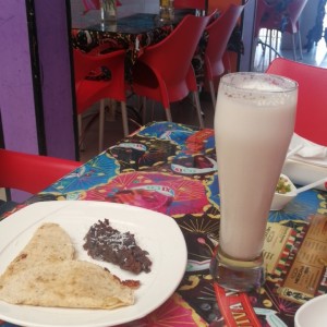 entrada quesadillas con horchata 