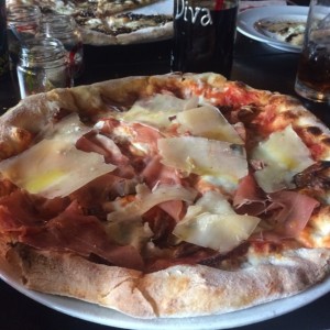 parmesano, jamon serrano y datiles!