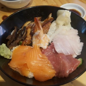 chirashi sushi