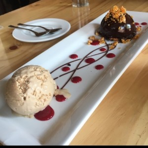 Trufa de chocolate y helado de avellana