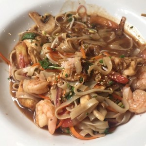 Pad Thai Shrimps and Chicken