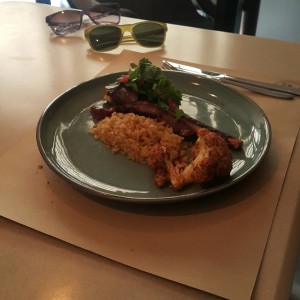 cordero y arroz con coco