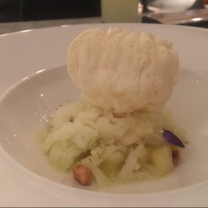 postre de manzana caramelo y espuma nitrogenada