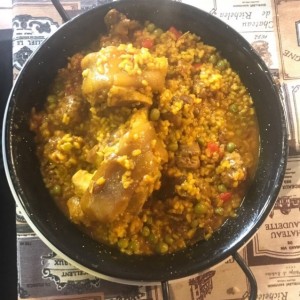 Arroz meloso con albongidas, costilla y manitas de cerdo