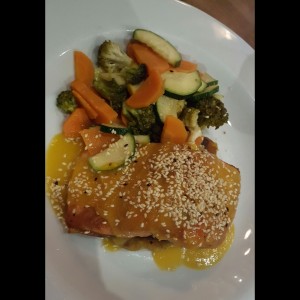 Salmon en salsa de mango