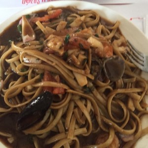 Tallarines de mariscos