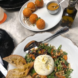 Burrata y Arancinis