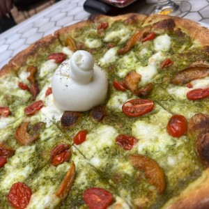 Pizza burrata