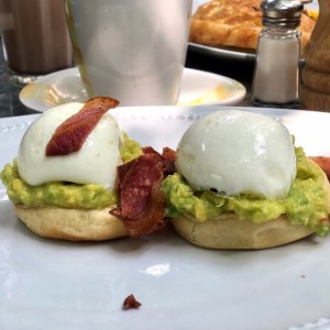tostadas de aguacate