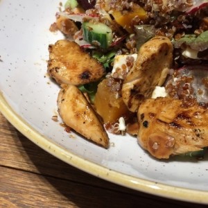Ensalada de kale con pollo