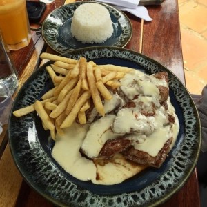 Lomo con queso azul