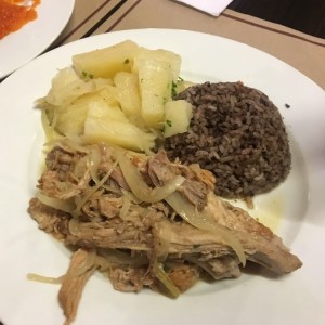 Cerdo asado con Mojo