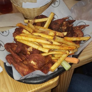 alitas de jengibre y finas hierbas