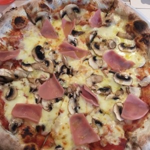 Pizza Prosciutto e funghi