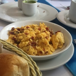 Huevos Revueltos Tocineta