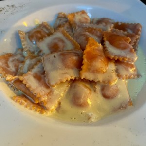 Raviolis de salmón 