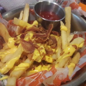 papa con tocino y queso