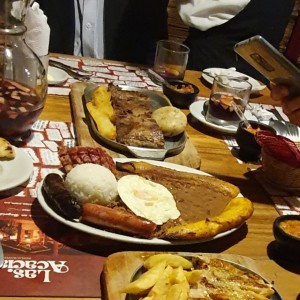 Bandeja paisa y Sobrebarriga