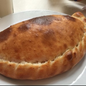 calzone de tomates frescos.