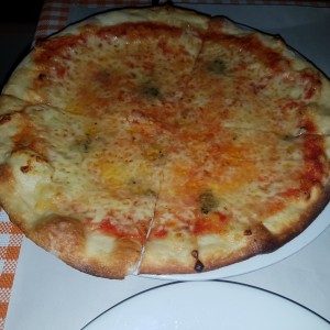 Pizza cuatro quesos
