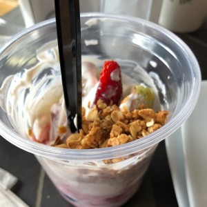 yogurt con frutas