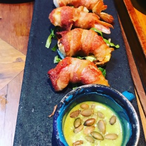 langostinos con tocineta