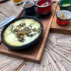 queso y chorizo verde