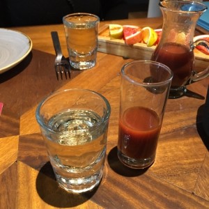tequila Don Julio Reposado con sangrita! la Sangrita lo mejor!