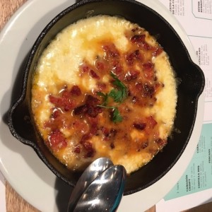 queso fundido con chorizo 