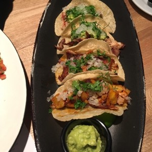 tacos blandos al pastor y bbq