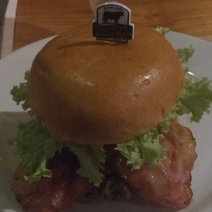 Joven Angus 220 grs con queso y tocineta