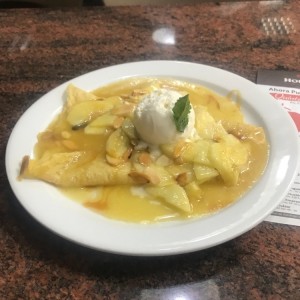 Crepe de manzana y almendras