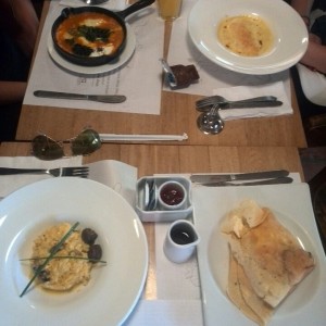 French connection (esquina inferior derecha), huevos pouche (esquina superior derecha)