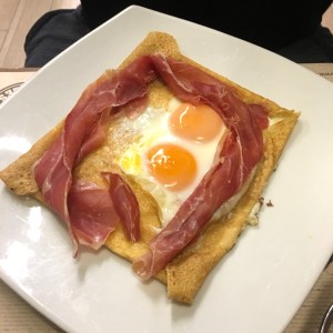 Crepe bretonne con jamon serrano