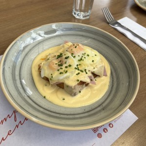 Huevos Benedictinos