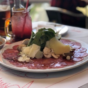 Carpaccio de res