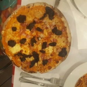 Pizza de Ciruela y Tocineta