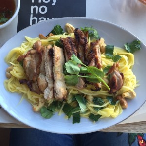 Ensalada de pollo con mango