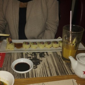 roll de salmon tempurizado