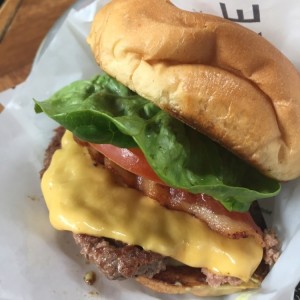 Burger Sencilla con tocineta
