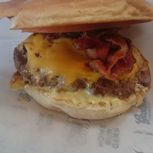 sencilla con queso y tocineta 